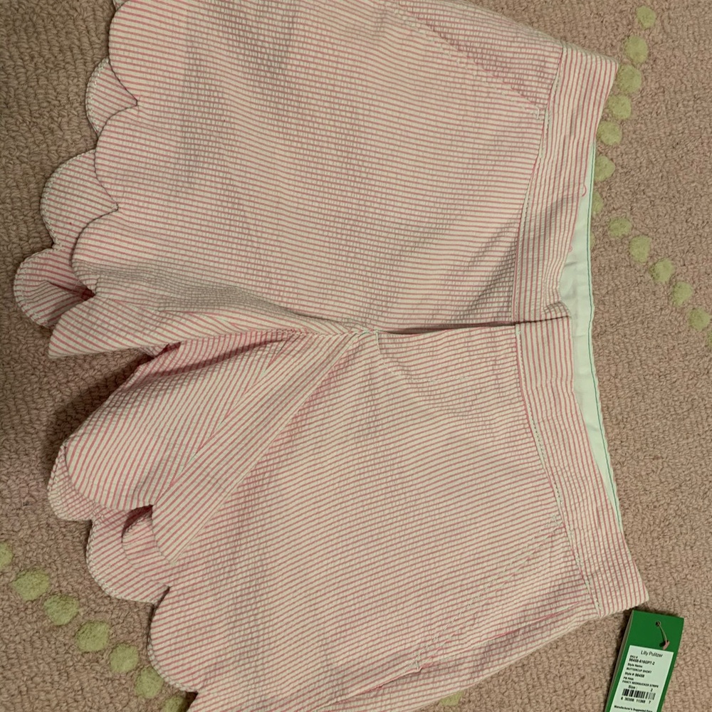 Lily Pulitzer buttercup short in pink seersucker.